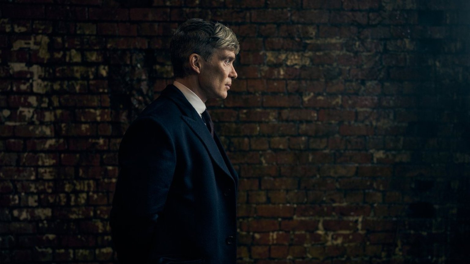 Opnames 'Peaky Blinders'-film officieel van start: Netflix onthult eerste blik op Cillian Murphy