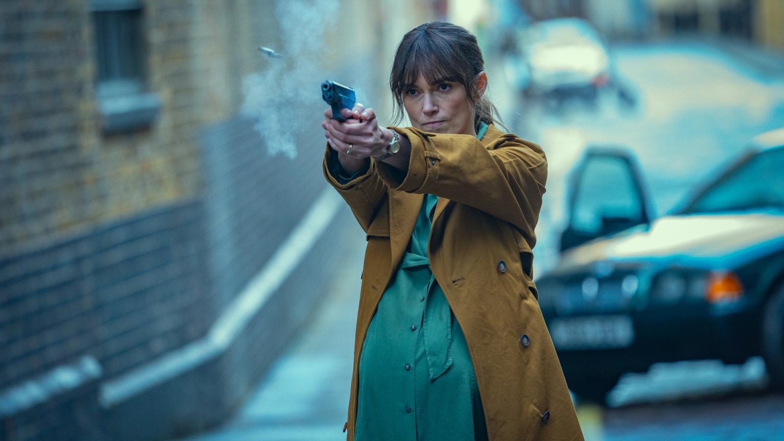 Keira Knightley gaat undercover op eerste beelden van nieuwe Netflix-serie 'Black Doves'