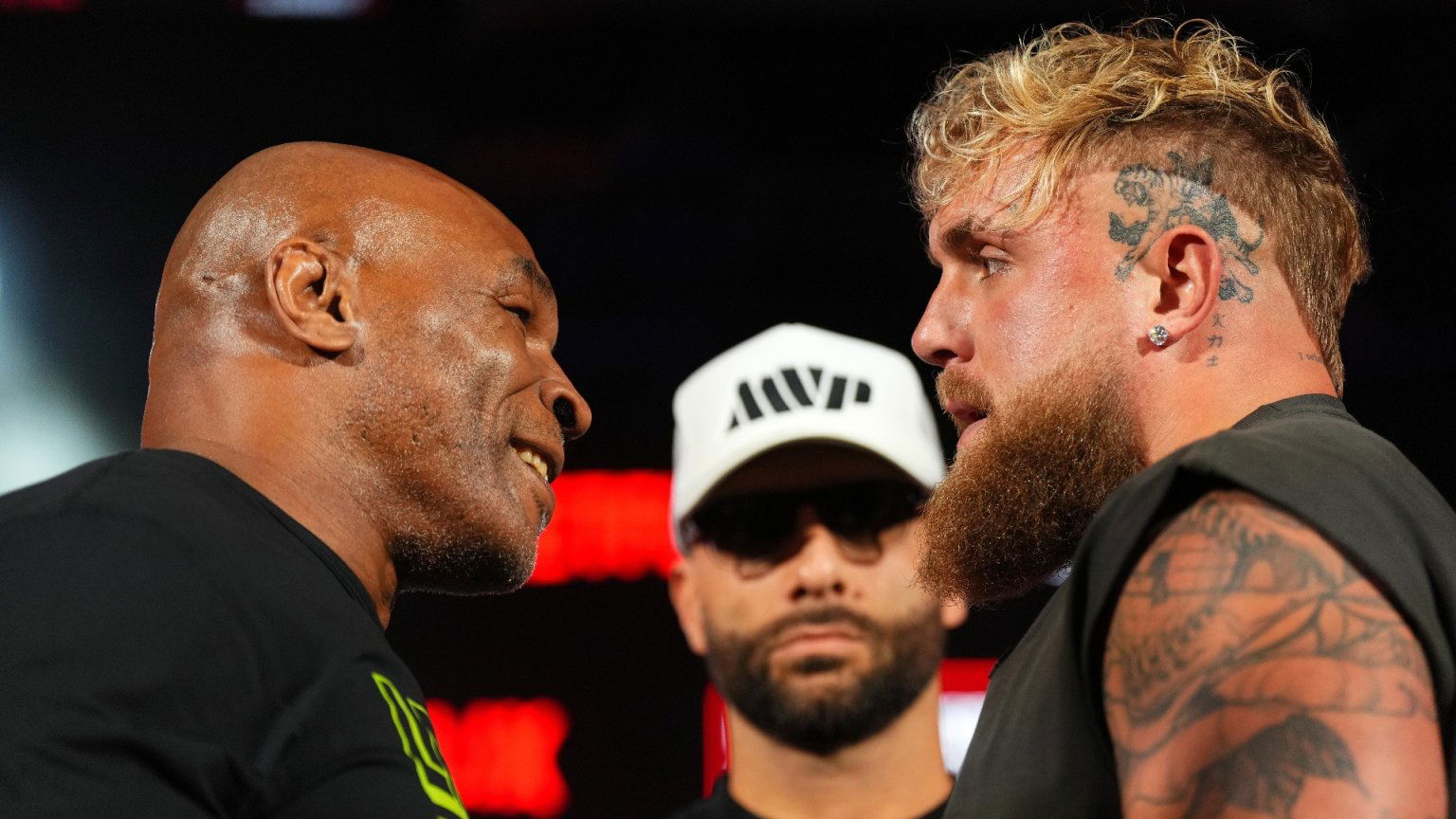 Netflix geeft voorproefje van live-gevecht tussen Jake Paul en Mike Tyson