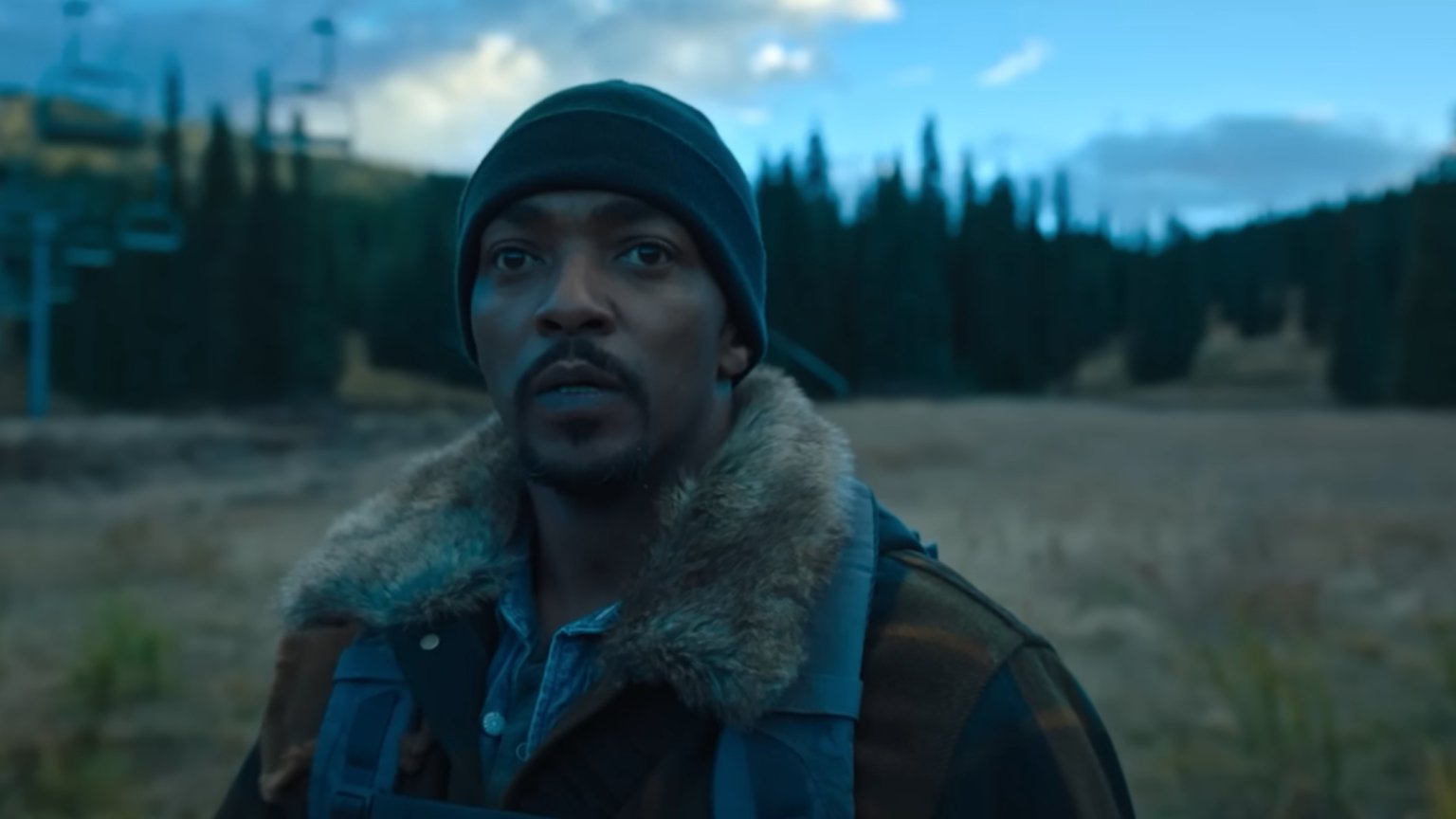 'Elevation' trailer: Anthony Mackie moet zien te overleven in post-apocalyptische wereld