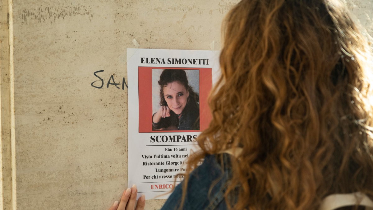 Jong schoolmeisje raakt vermist in bloedstollende trailer voor