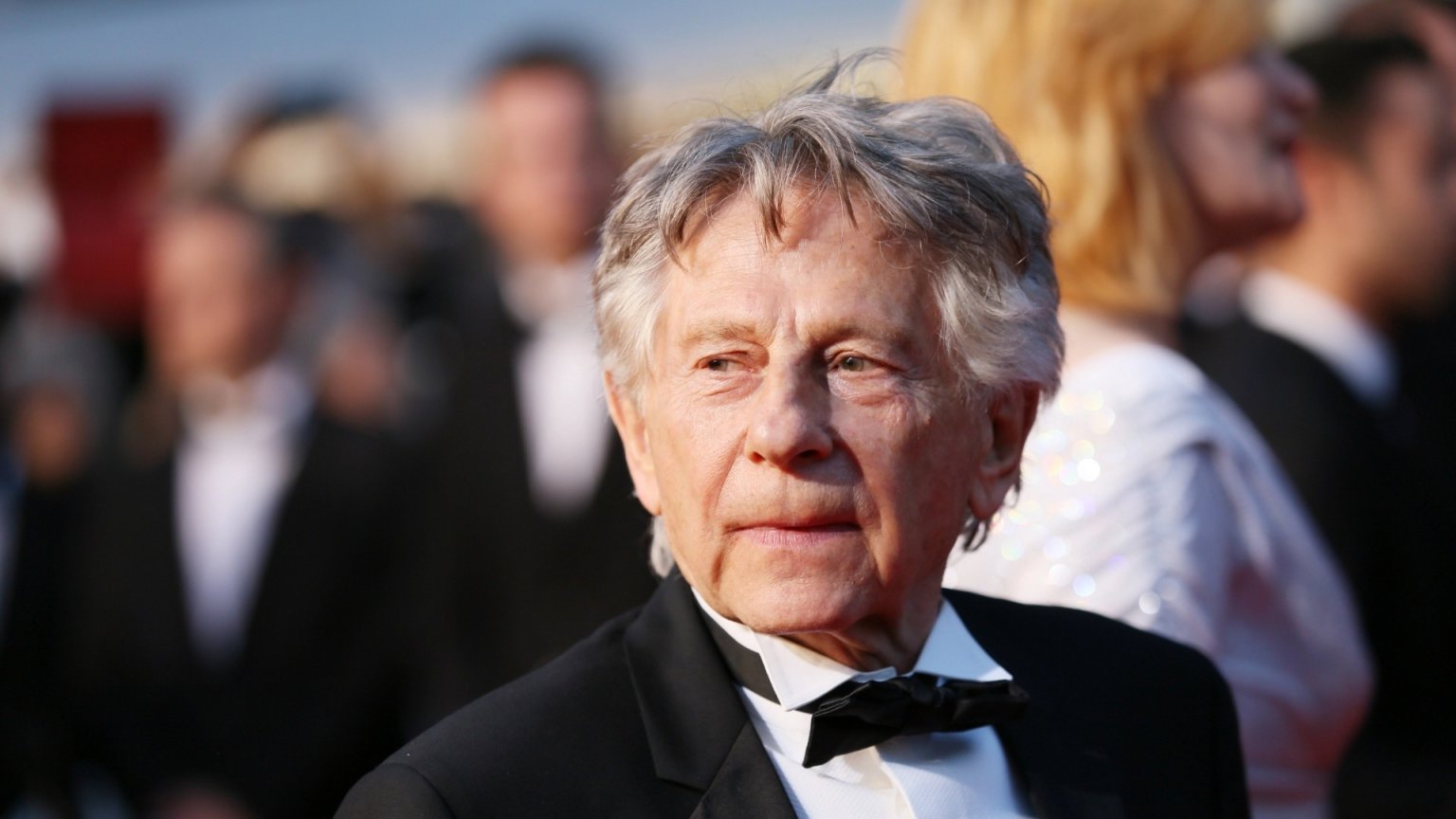 Regisseur Roman Polanski komt tot schikking en vermijdt proces in misbruikzaak