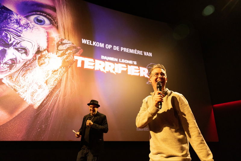 David Howard Thornton (rechts) op de première van 'Terrifier 3', afbeelding via David Heukers