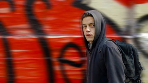 Rami Malek is wraakzuchtig in de trailer van nieuwe spionagethriller