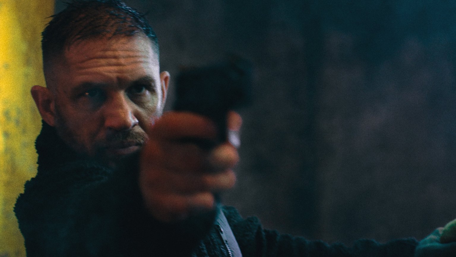 Netflix onthult eerste blik op Tom Hardy in langverwachte actiethriller 'HAVOC'