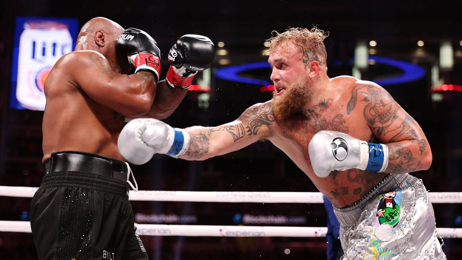 Netflix komt met nieuwe cijfers: 108 miljoen kijkers zagen 'Jake Paul vs. Mike Tyson' live