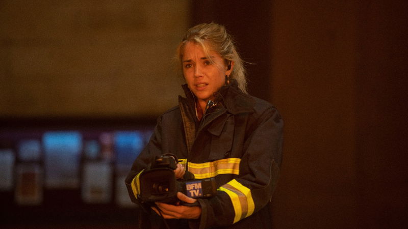 Alice Isaaz in 'Notre Dame', afbeelding via Emmanuel Guimmier / Netflix