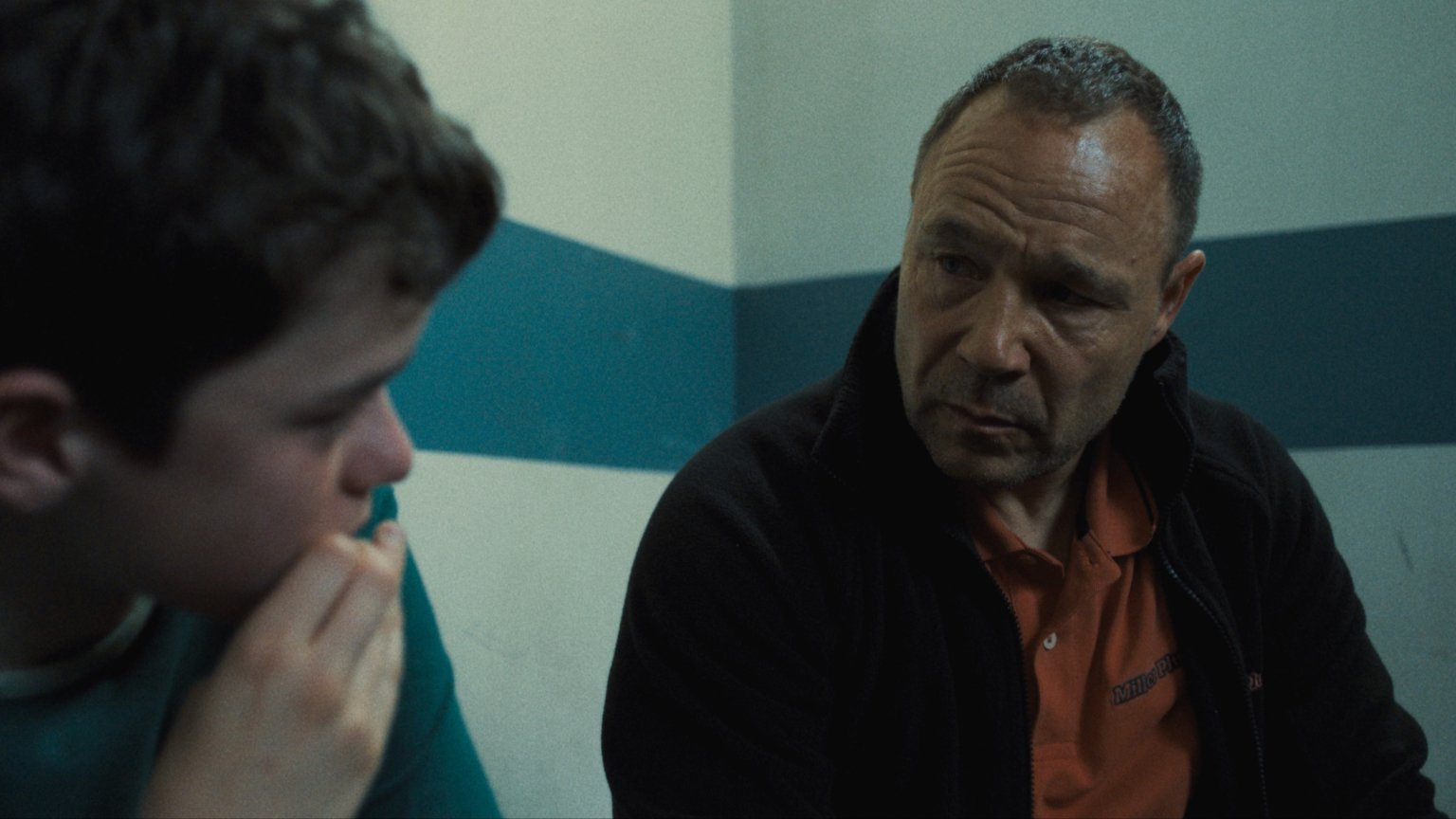 Netflix deelt eerste beelden van Britse thrillerserie met Stephen Graham