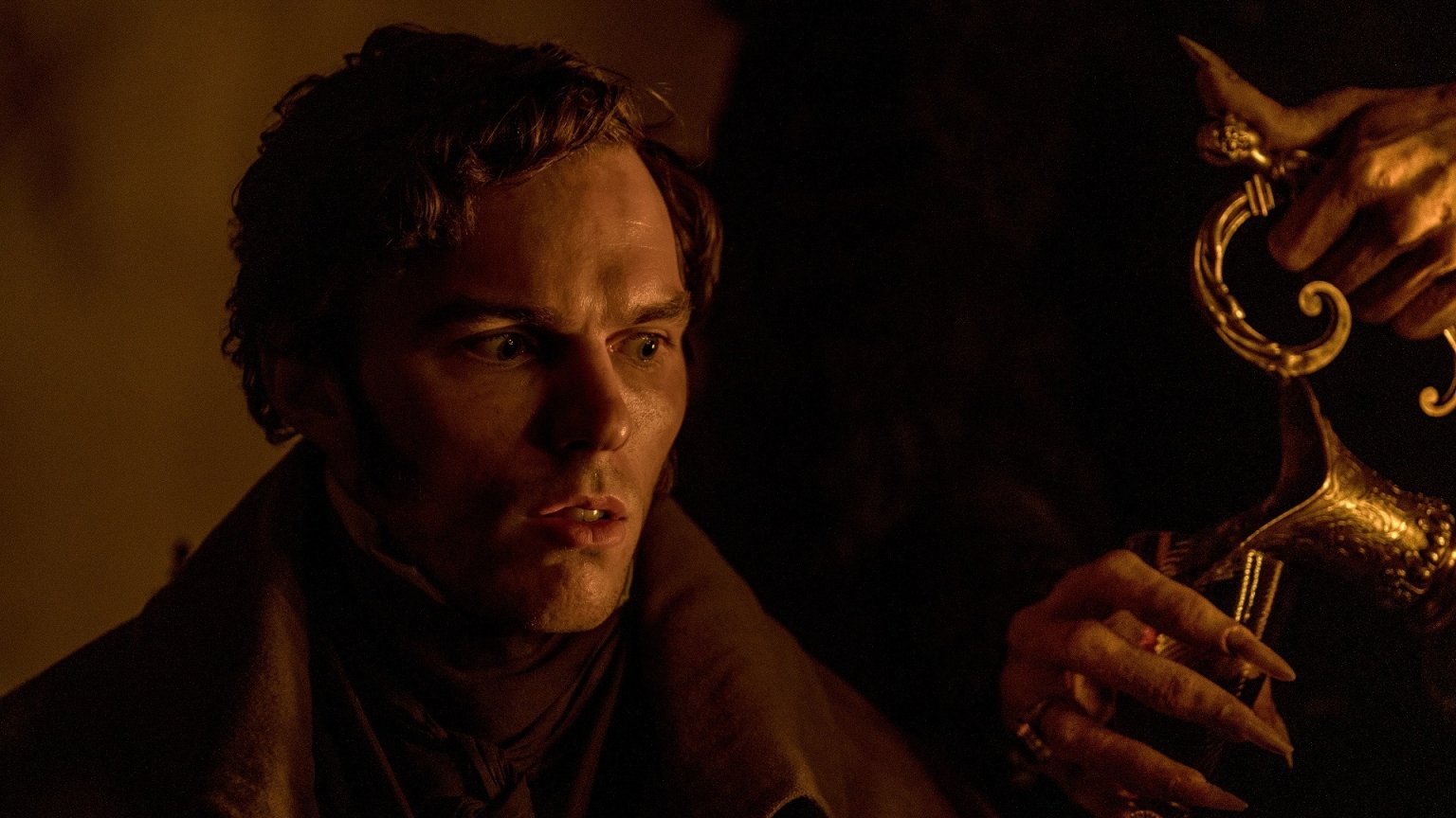 Bejubelde nieuwe horrorfilm met Nicholas Hoult vanaf vandaag te zien