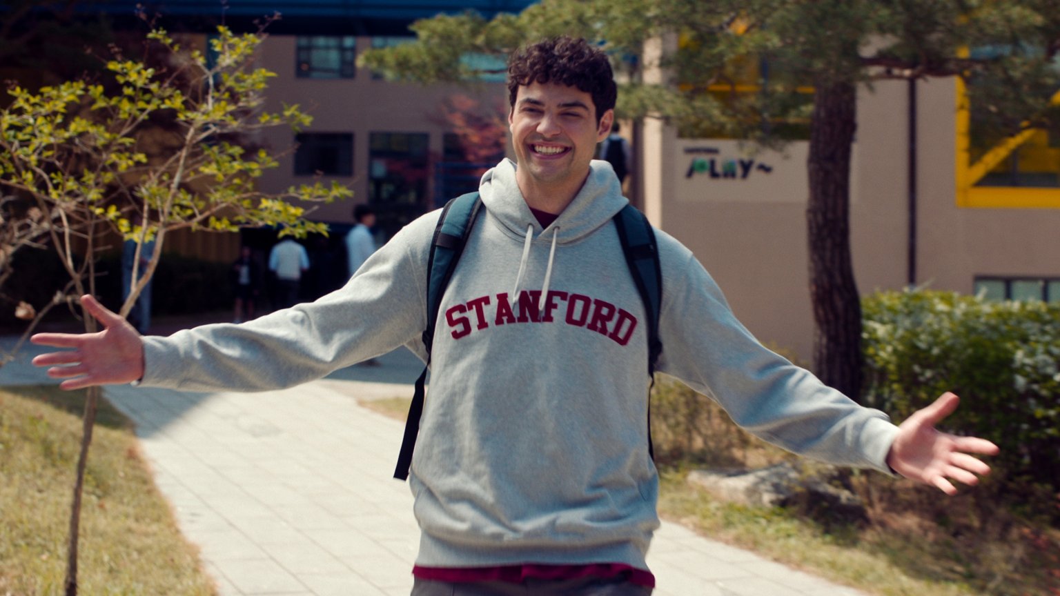 Nieuw seizoen van romantische serie met Noah Centineo nu te zien op Netflix
