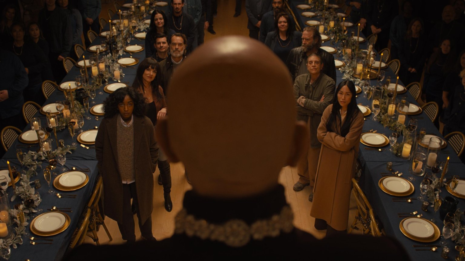 'The Bear'-ster stuit op een sekte in de trailer van nieuwe horrorfilm 'Opus'