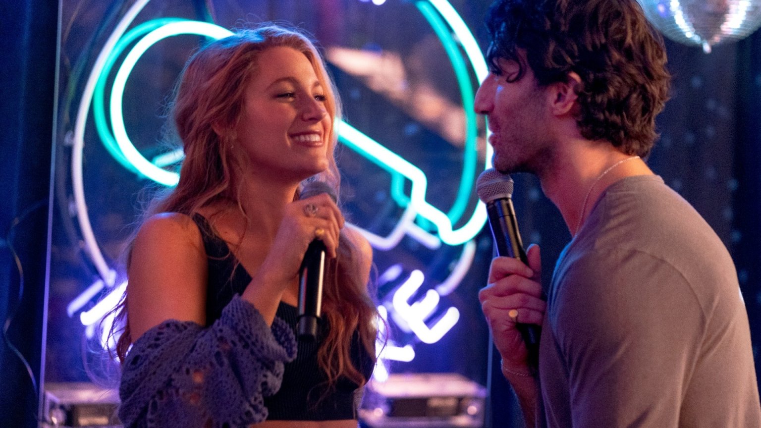 Justin Baldoni onthult eerder ongeziene beelden met Blake Lively: aanpak beklaagd