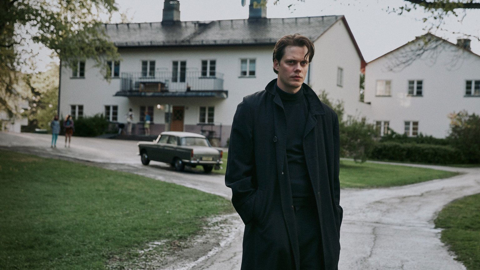 Bill Skarsgård overtuigt met waargebeurde Zweedse Netflix-serie: 'Erg vermakelijk'