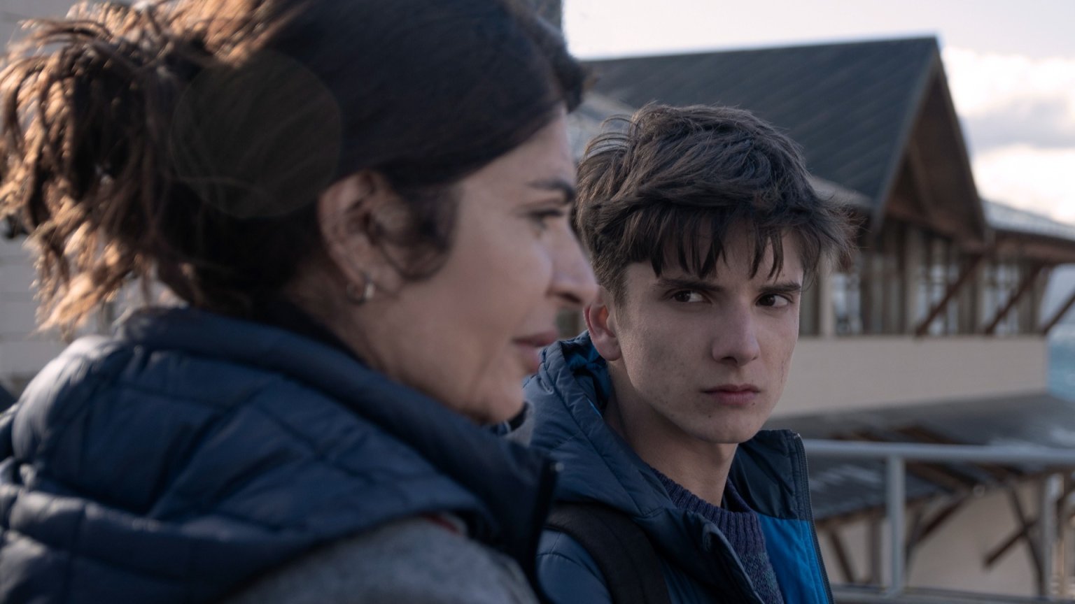 Nieuwe Harlan Coben-serie vanaf maart op Netflix: eerste beelden nu te zien