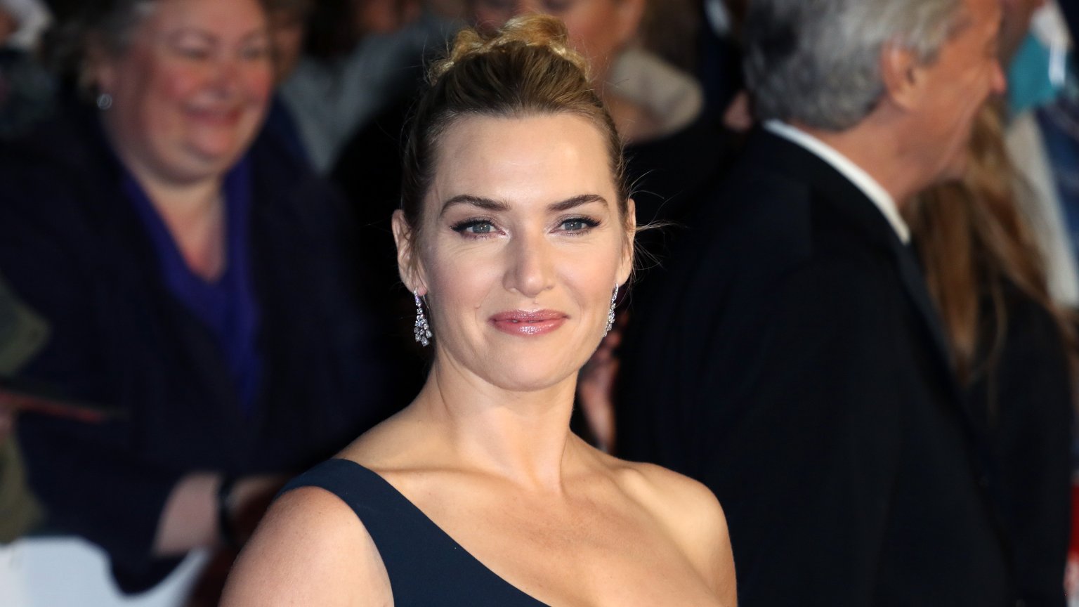 Kate Winslet maakt regiedebuut met nieuwe Netflix-film 'Goodbye June'