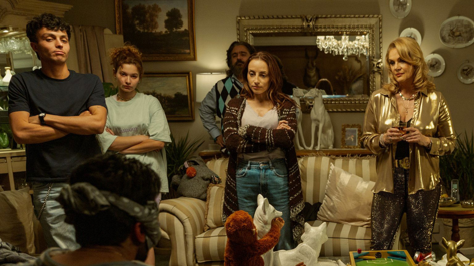 Familie neemt het op tegen maffiabaas in de trailer van nieuwe Netflix-serie