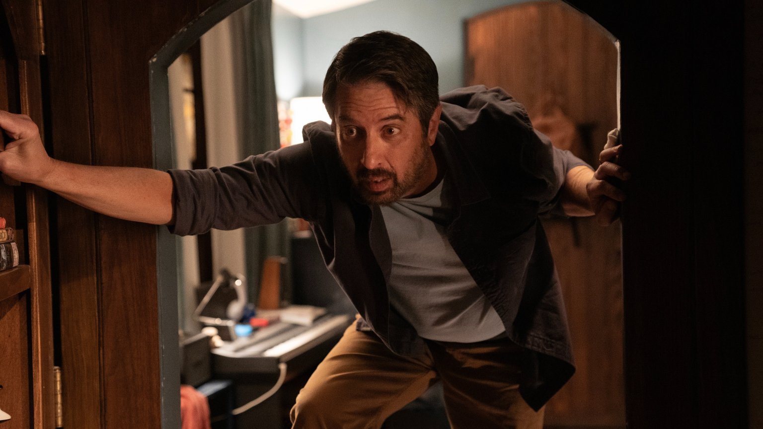 Kijkers verrast door duistere komedieserie op Netflix: 'Bizar goed!'