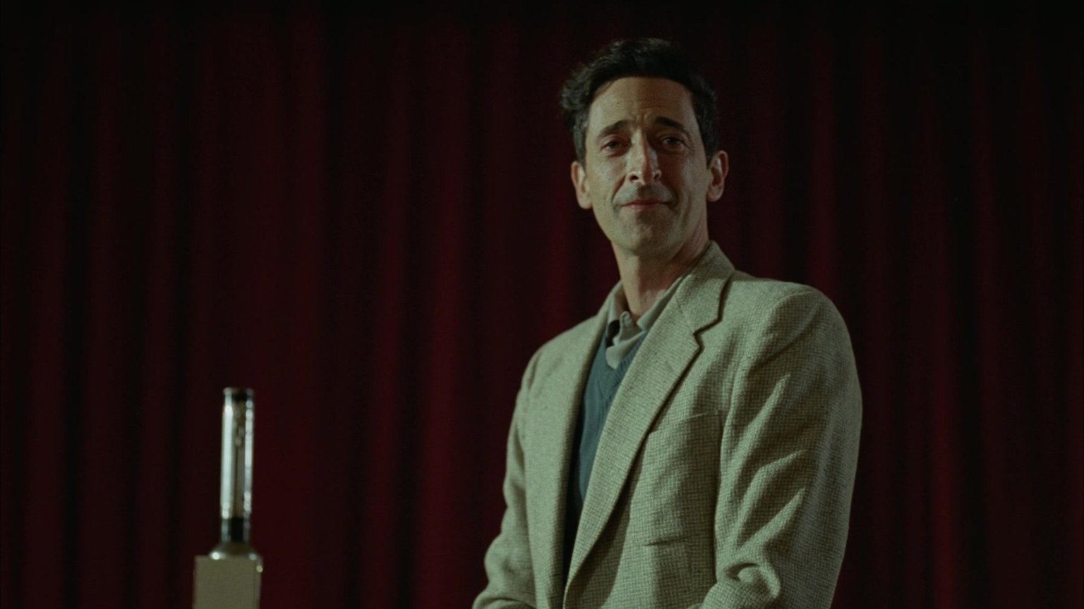 Adrien Brody zorgt voor spraakmakend moment tijdens Oscars: 'Zet de muziek uit'