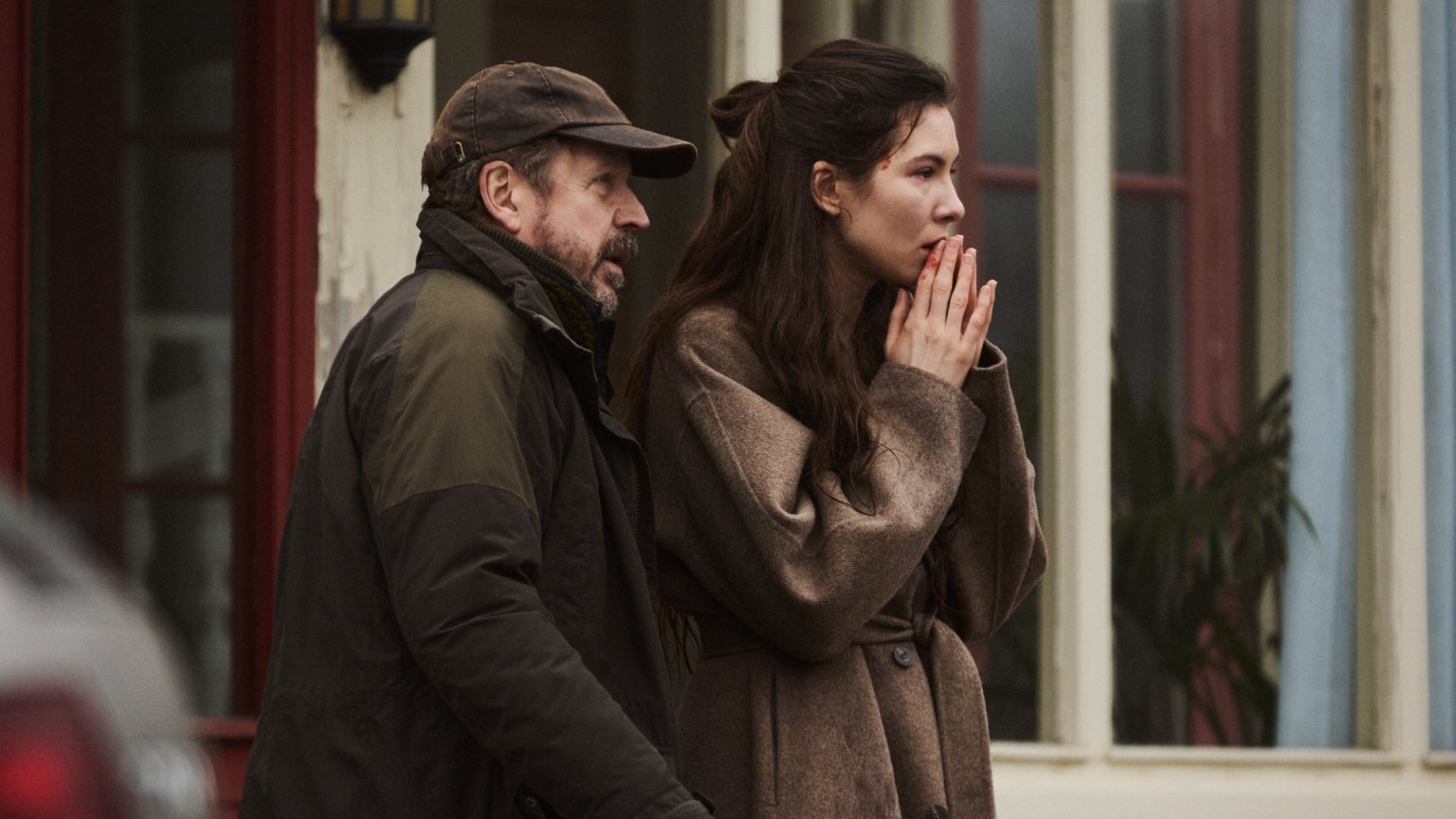 Netflix deelt zenuwslopende trailer van nieuwe Zweedse thrillerserie 'Glaskupan'