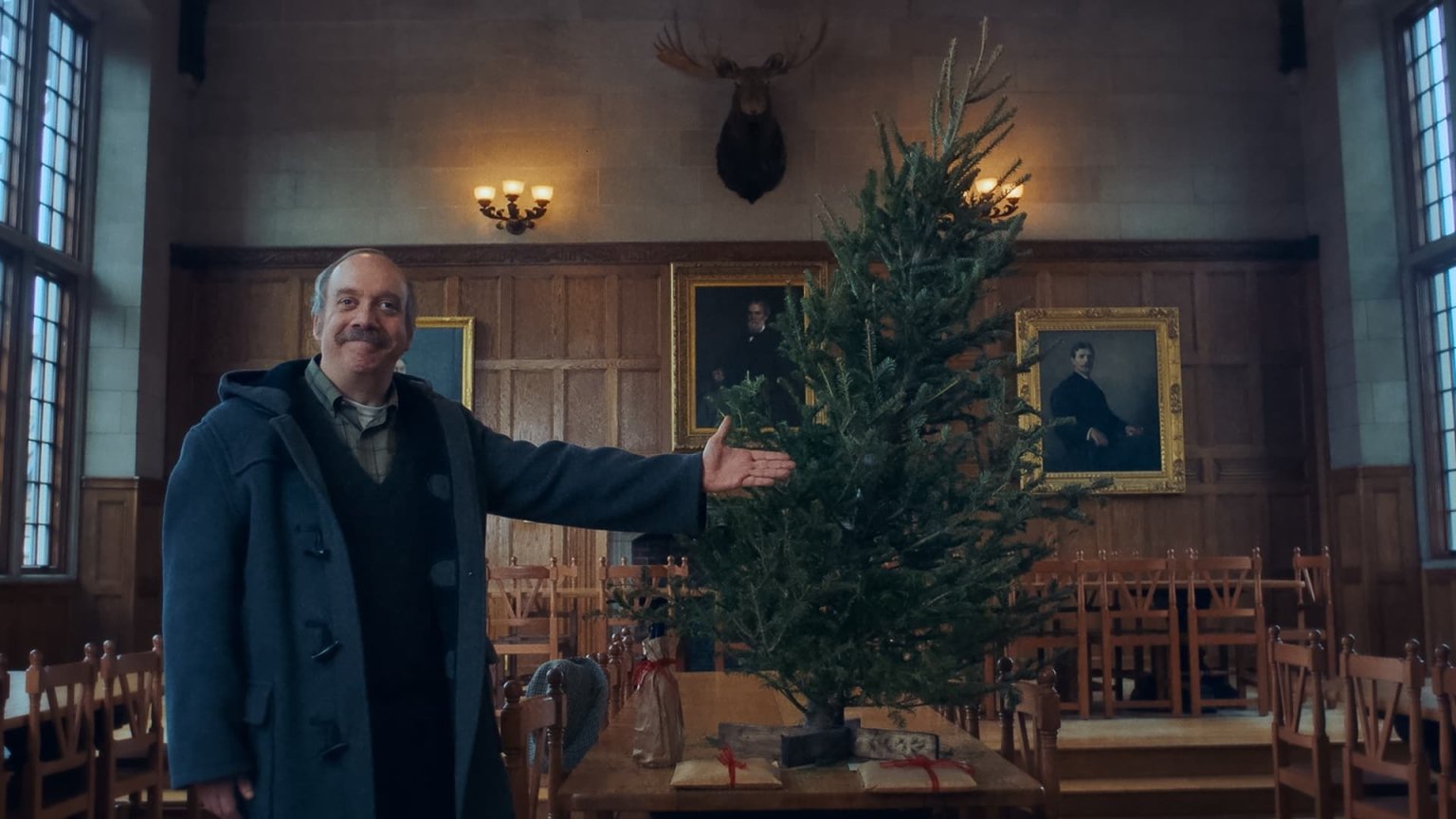 Paul Giamatti licht tipje van de sluier op over derde 'Downton Abbey'-film