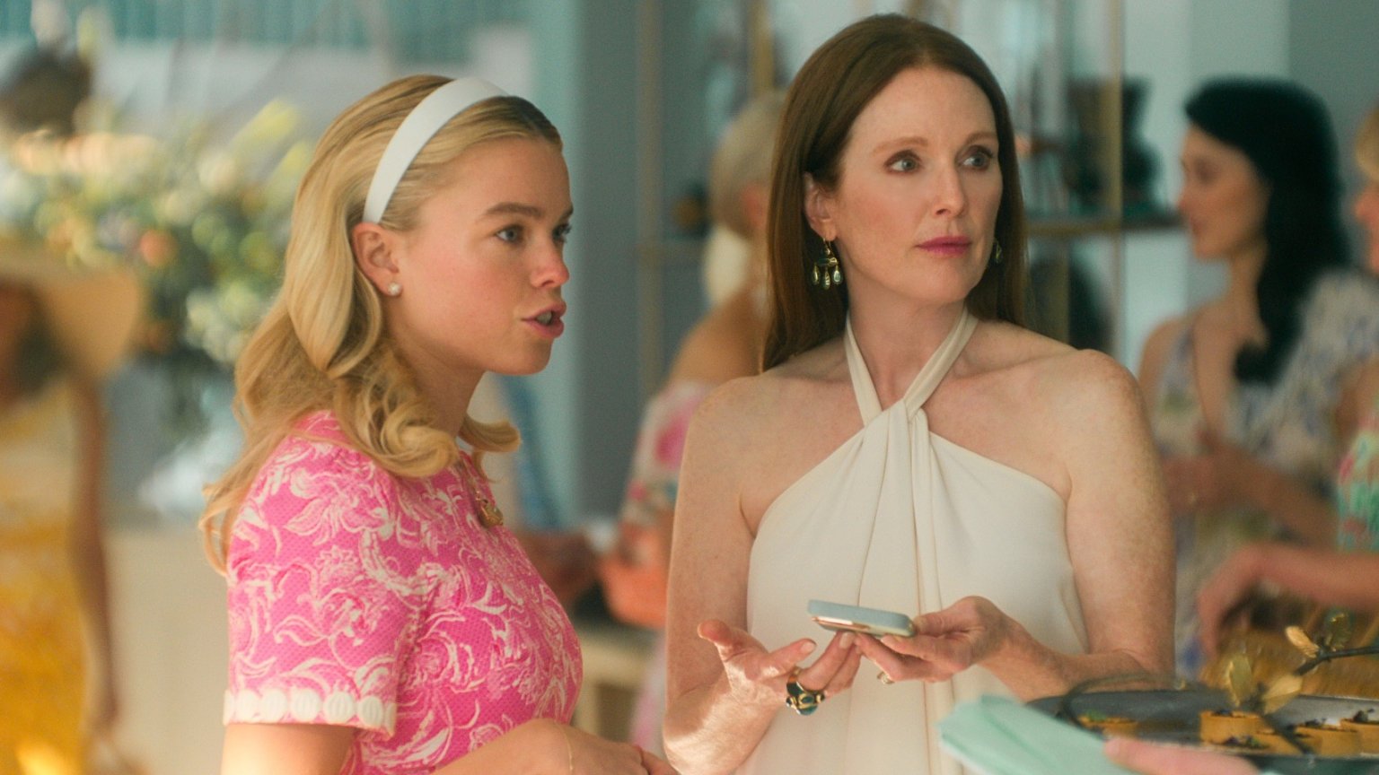 'Sirens' op Netflix: alles over de nieuwe miniserie met Julianne Moore