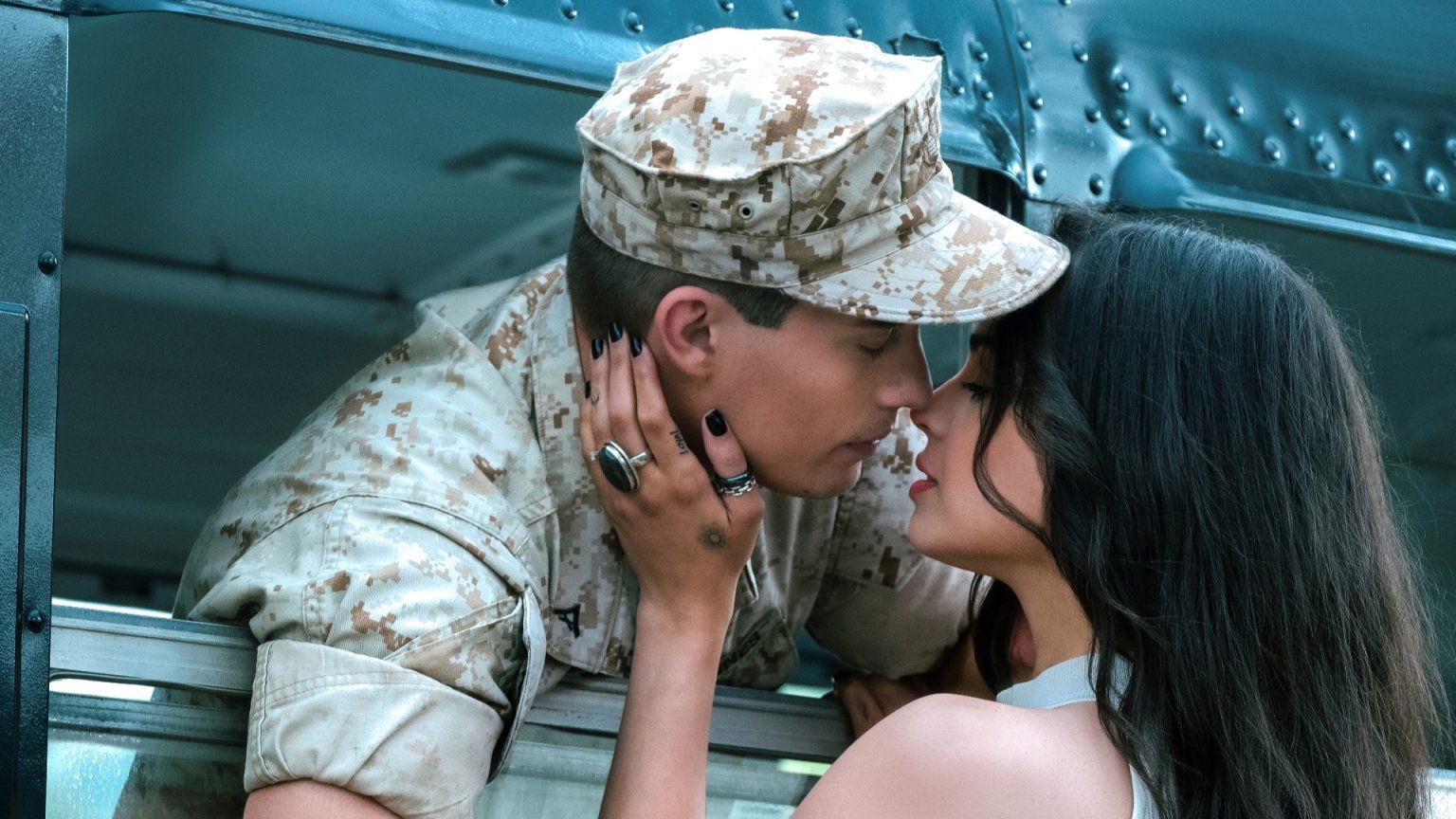 Sofia Carson is bereid een vervolg op Netflix-hit 'Purple Hearts' te maken