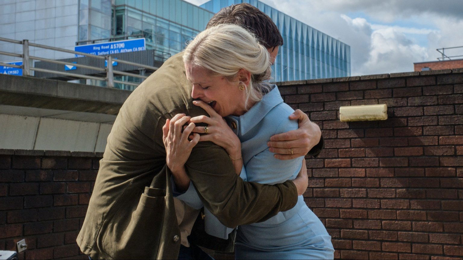 Disney+ onthult de trailer van nieuwe thrillerserie 'The Stolen Girl' van 'Fool Me Once'-maker
