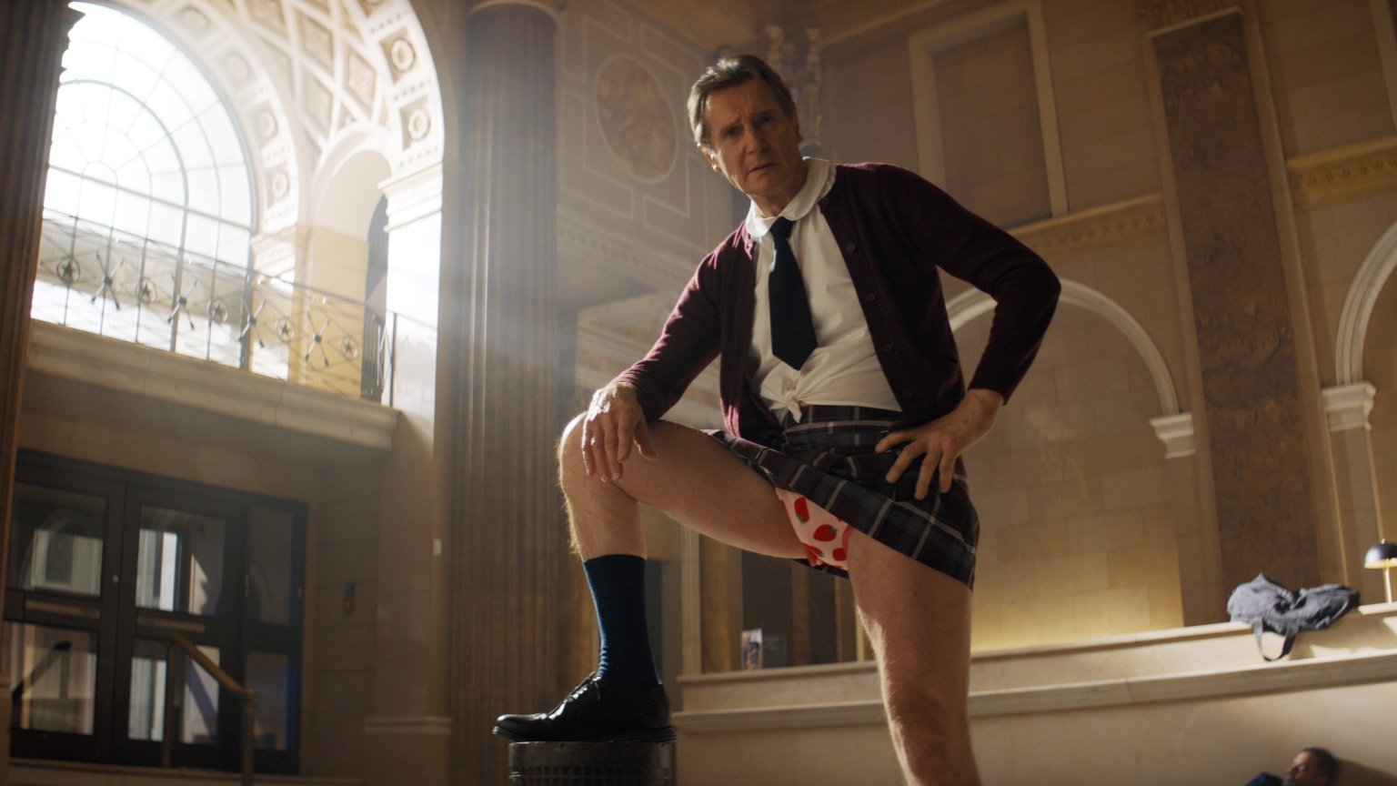 'The Naked Gun'-reboot met Liam Neeson heeft eerste trailer te pakken