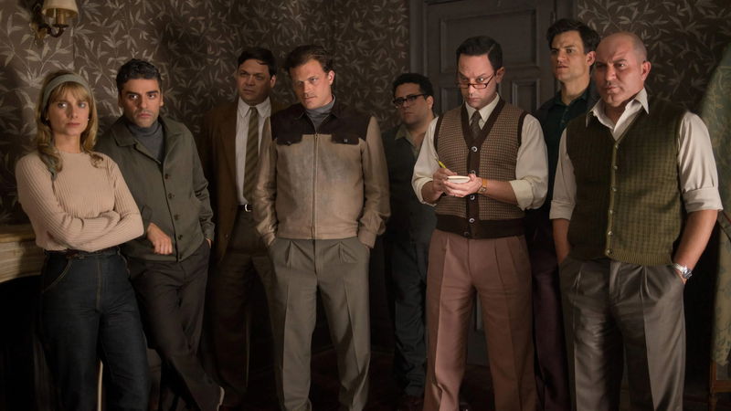 Mélanie Laurent (L) en Lior Raz (R) in 'Operation Finale'.