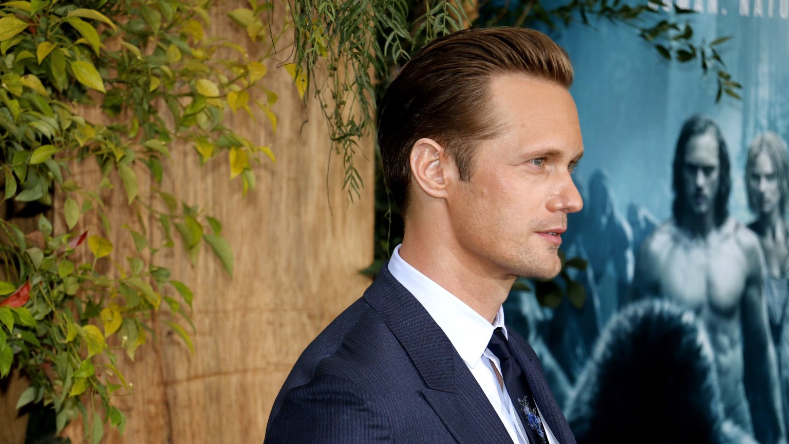 Alexander Skarsgård stelt zich kandidaat als diplomatieke James Bond