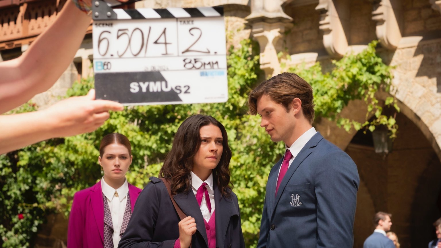 Achter de schermen bij 'Maxton Hall' seizoen 2: nieuwe afleveringen van romantische serie onderweg