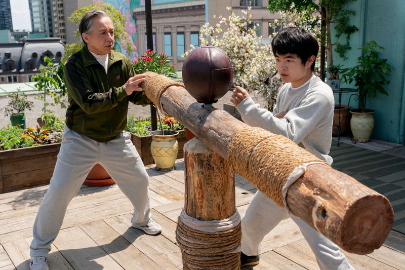 Jackie Chan wants to keep doing his own stunts until he retires: "And that is never" - Paudal 13 Afbeelding via 2025 CTMG. All Rights Reserved.
