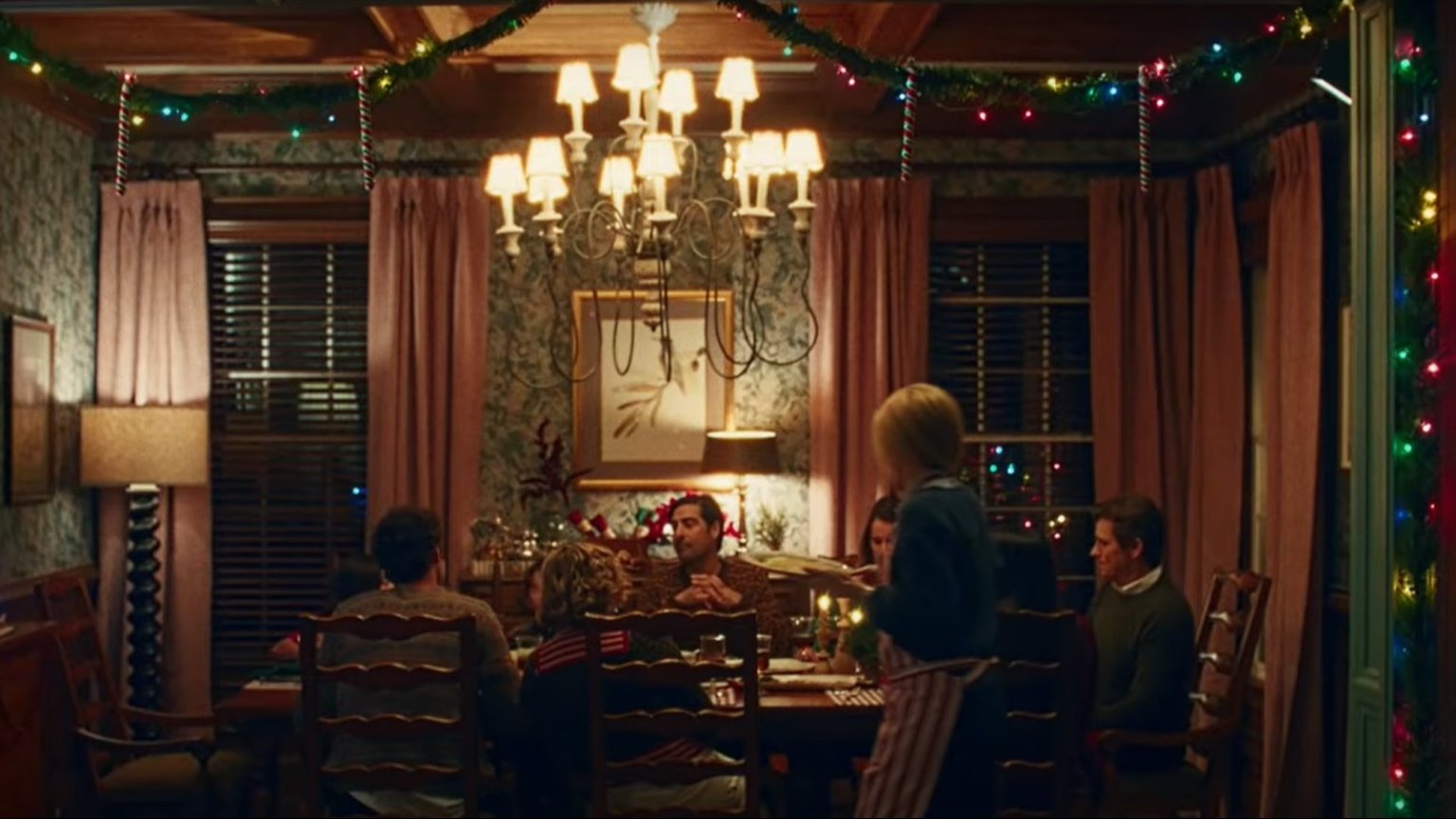 Jingle bells in mei: Prime Video deelt sneak peek van kerstfilm met imposante cast