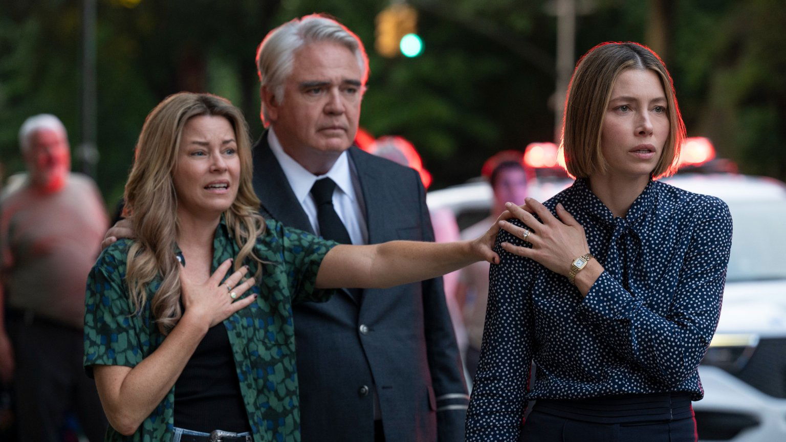 Nieuwe mysterieuze thrillerserie met Elizabeth Banks vanaf vandaag te zien