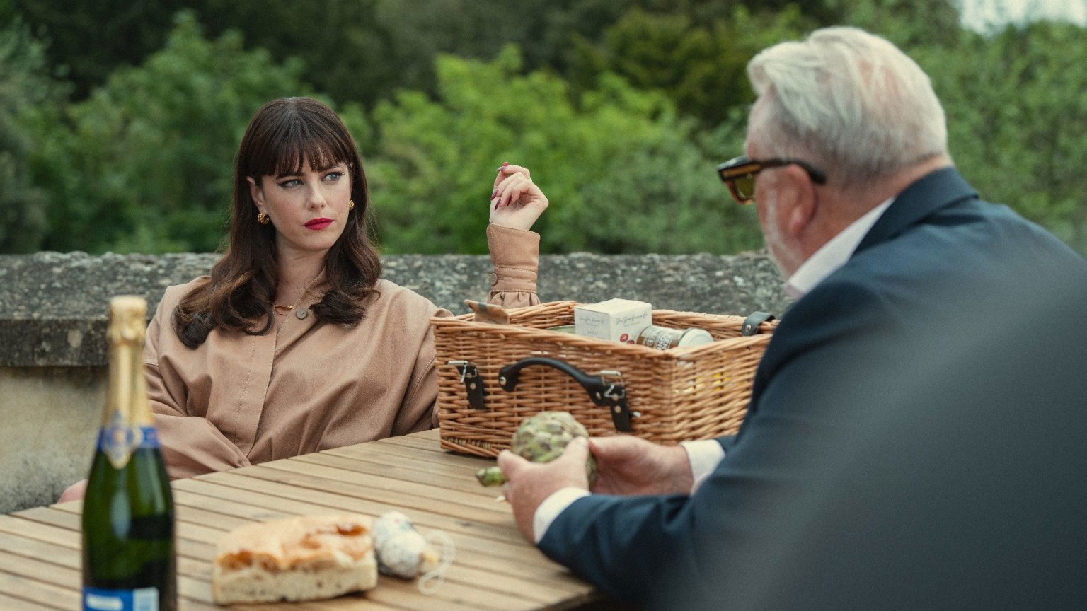 Nieuwe details en eerste beelden van Netflix-hitserie 'The Gentlemen' seizoen 2 onthuld