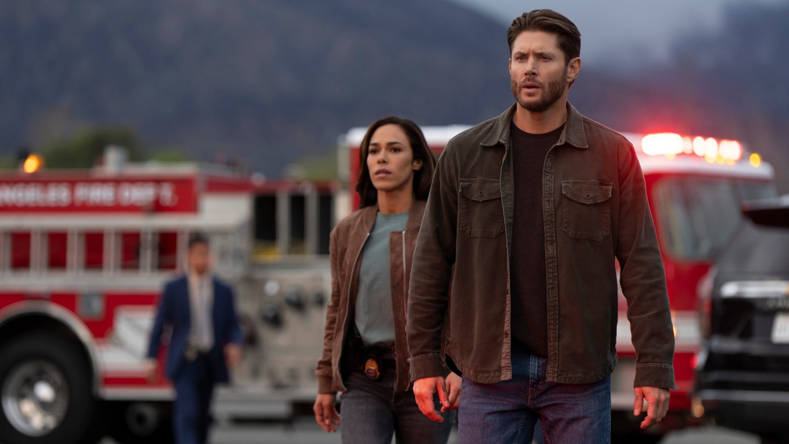Jensen Ackles schittert in de trailer van gloednieuwe thrillerserie 'Countdown'