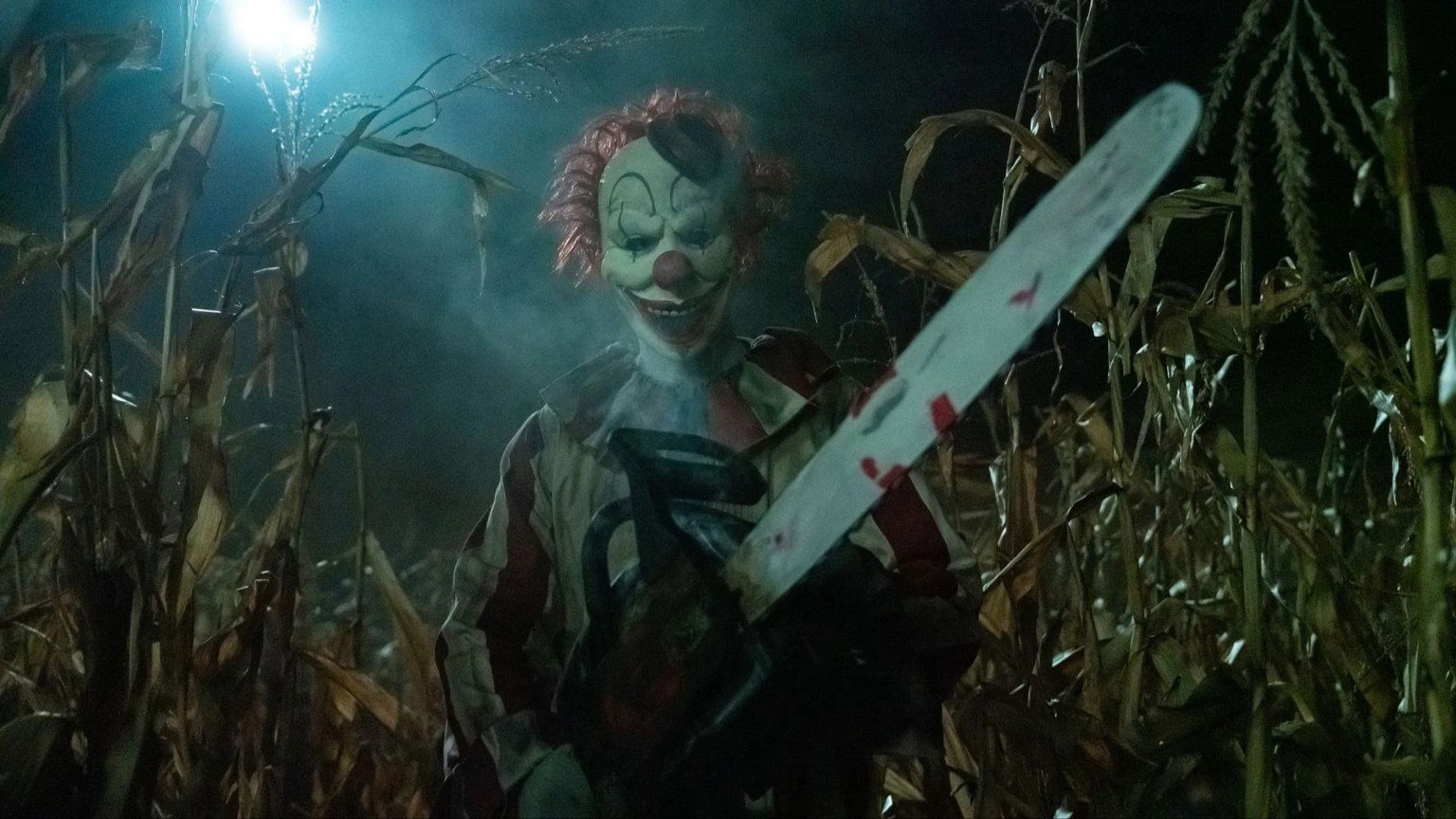 'Clown in a Cornfield' trailer: nieuwe bloederige horrorfilm vanaf deze zomer te zien