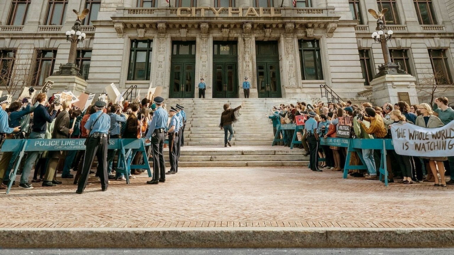Netflix-film 'The Trail of the Chicago 7' komt toch naar de bioscoop
