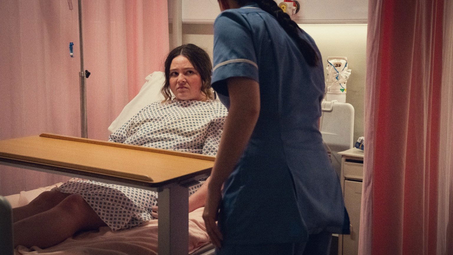 Lena Dunhams nieuwe Britse komedieserie vanaf vandaag op Netflix