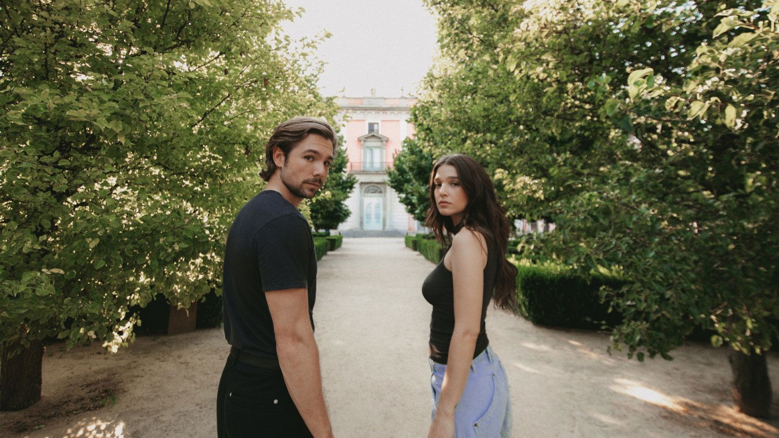 Netflix kondigt nieuw Spaans kostuumdrama aan over intriges in koninklijk paleis