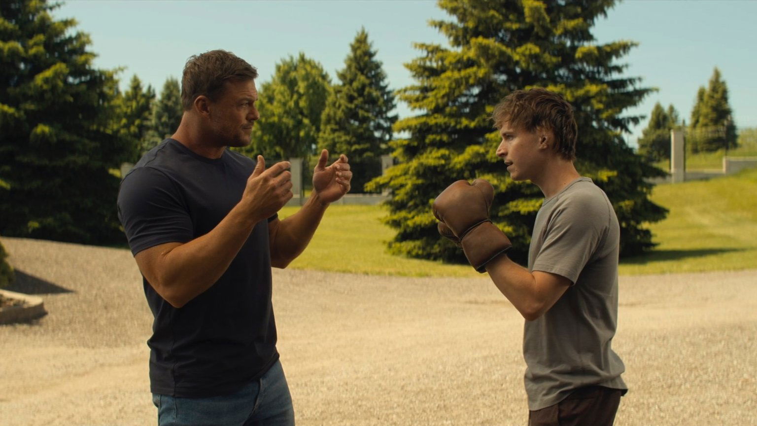 James Gunn spreekt zich uit over 'Reacher'-ster Alan Ritchson als mogelijke superheld