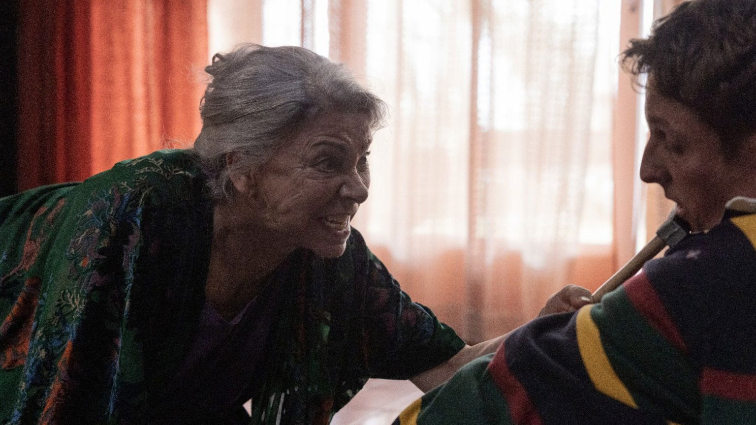 Netflix deelt de trailer van nieuwe Spaanse thrillerserie 'Dos tumbas'