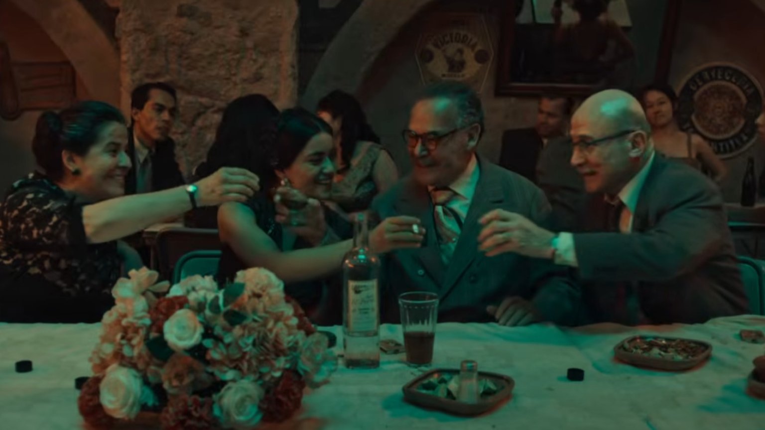 Netflix kondigt nieuwe Mexicaanse misdaadserie aan: eerste beelden nu te zien