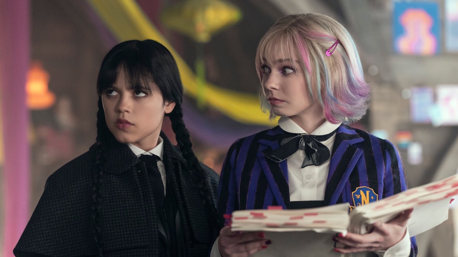 'Wednesday'-sterren Jenna Ortega en Emma Myers dromen van een nieuwe film samen