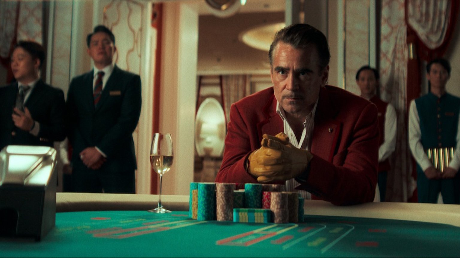 Netflix deelt de teaser van nieuwe thriller met Colin Farrell: 'Ballad of a Small Player'