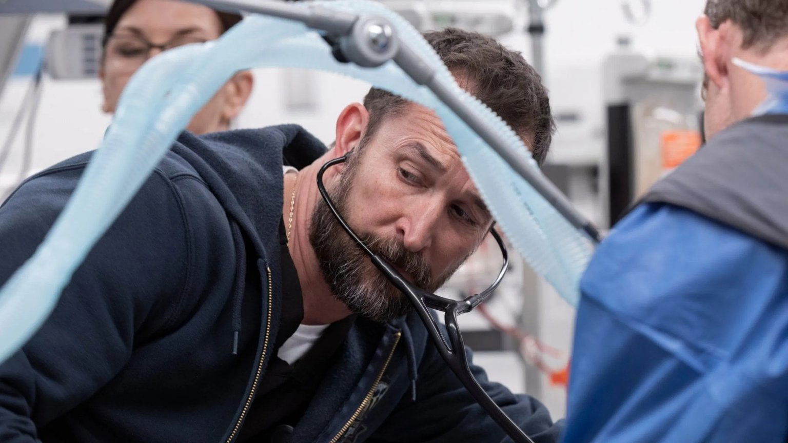 'The Pitt'-maker onthult nieuwe details en eerste beelden van seizoen 2