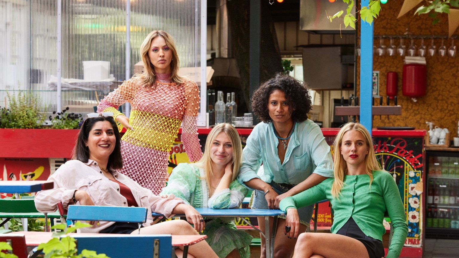 Moderne liefde in Zweden: Netflix dropt trailer van nieuwe serie 'Diary of a Ditched Girl'