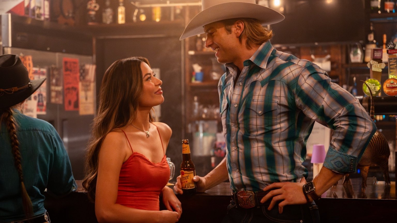 'The Wrong Paris' op Netflix: alles over de nieuwe romcom met Miranda Cosgrove