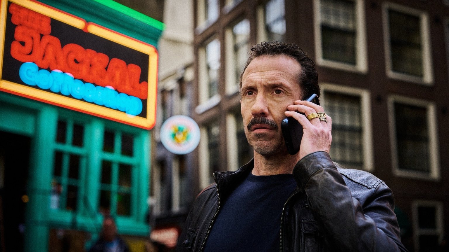 Netflix verklapt releasedatum van Nederlandse misdaadserie 'Amsterdam Empire'