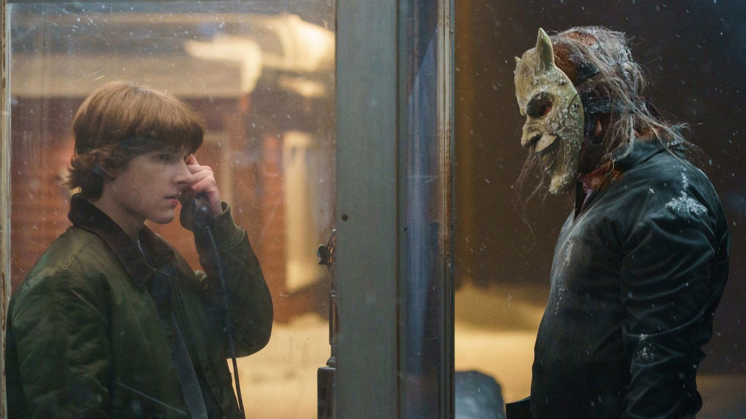 Ethan Hawke is terug in de nieuwe trailer van 'Black Phone 2'